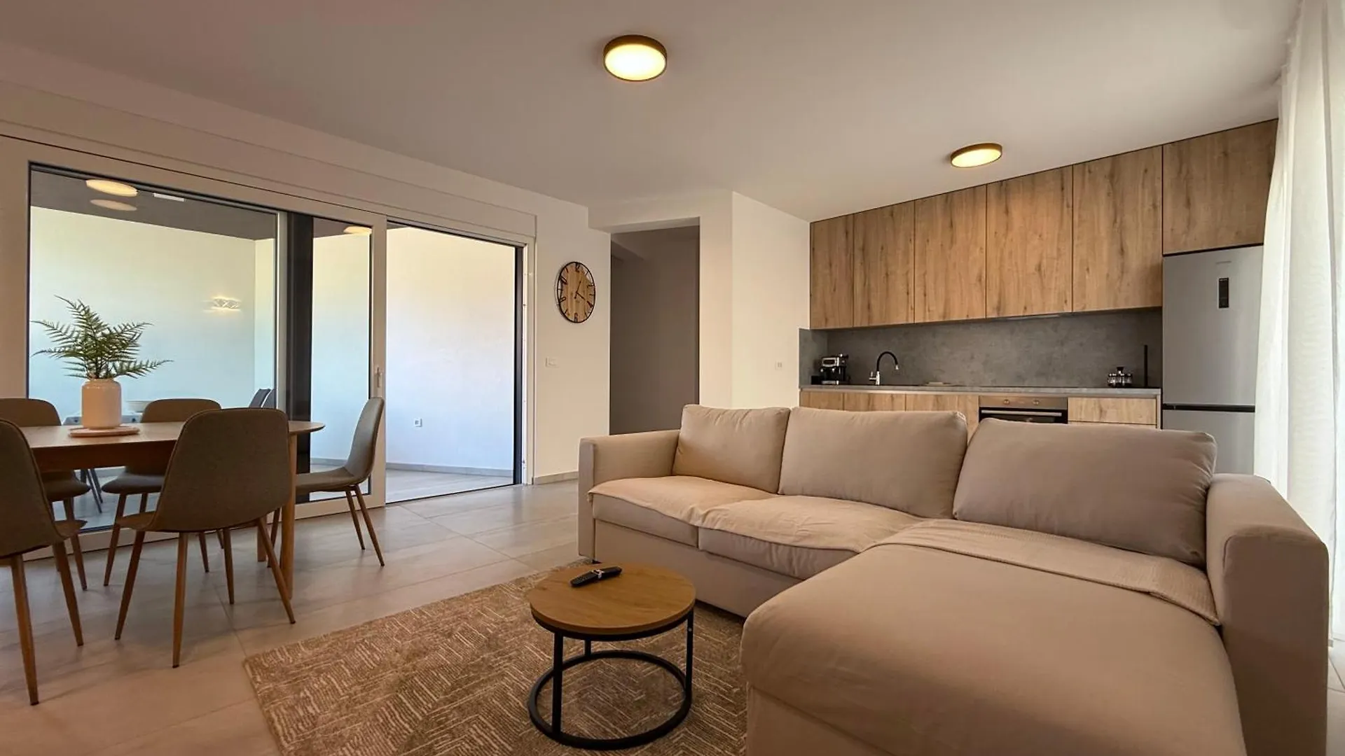 Apartman Maun ماندري شقة