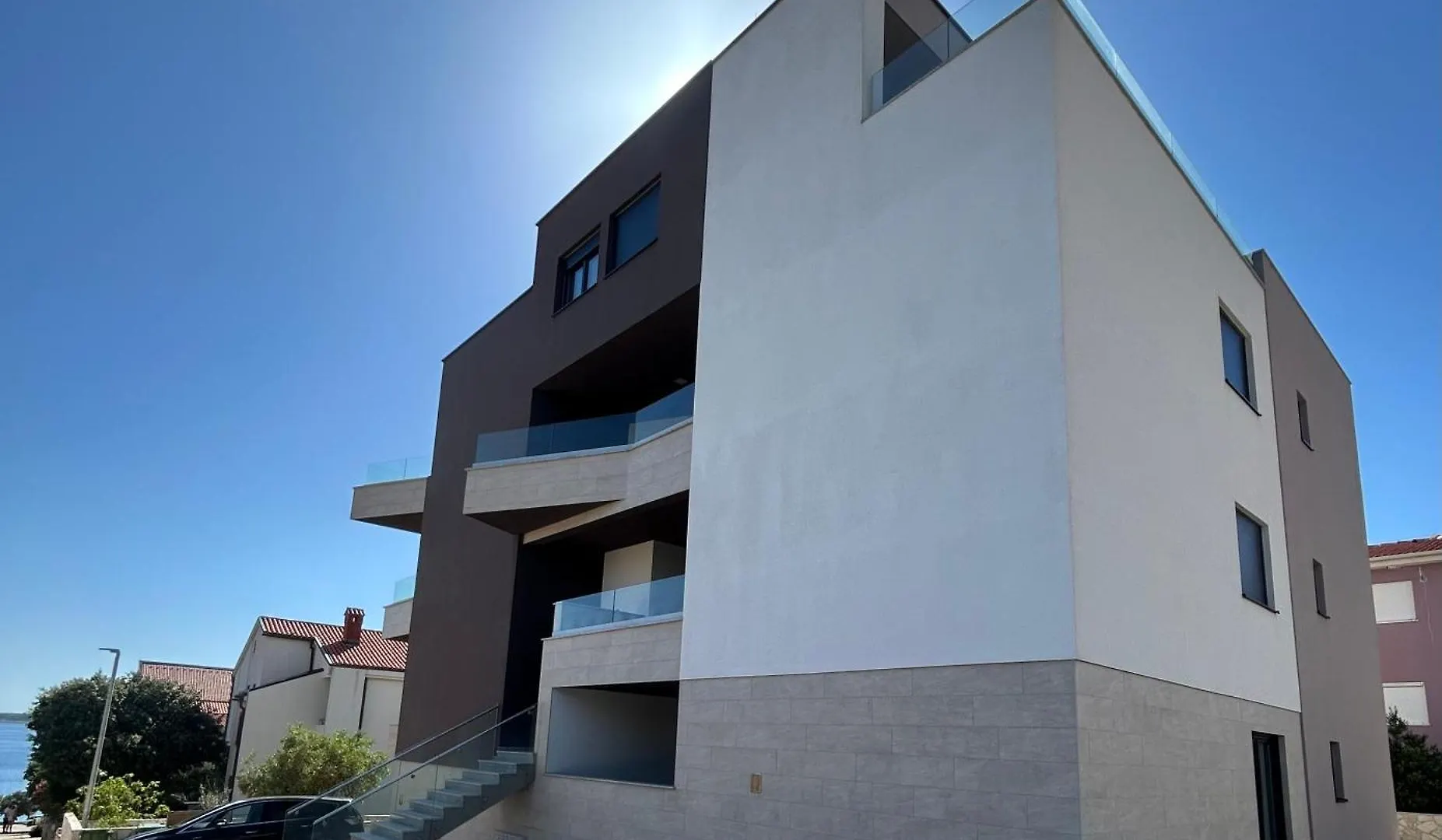 Apartman Maun ماندري شقة